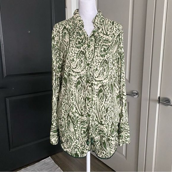 Zara Pants - Zara Green Paisley Coord Set with Button Down Blouse and Matching Shorts Size M